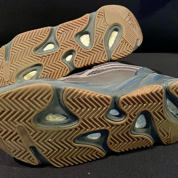 Adidas Yeezy 700 V2 Geode size 11 1/2 - Picture 9 of 9